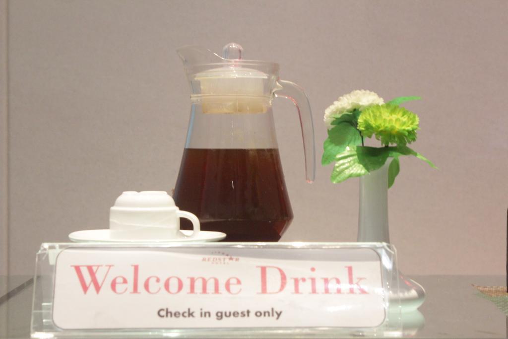 Redstar Hotel Jakarta Luaran gambar