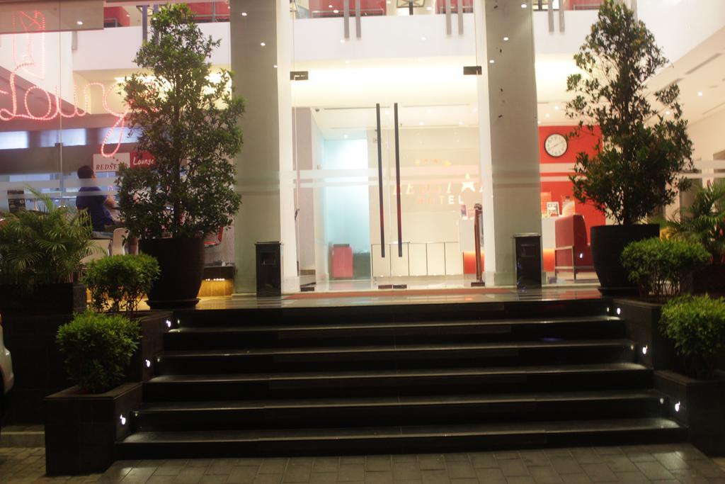 Redstar Hotel Jakarta Luaran gambar