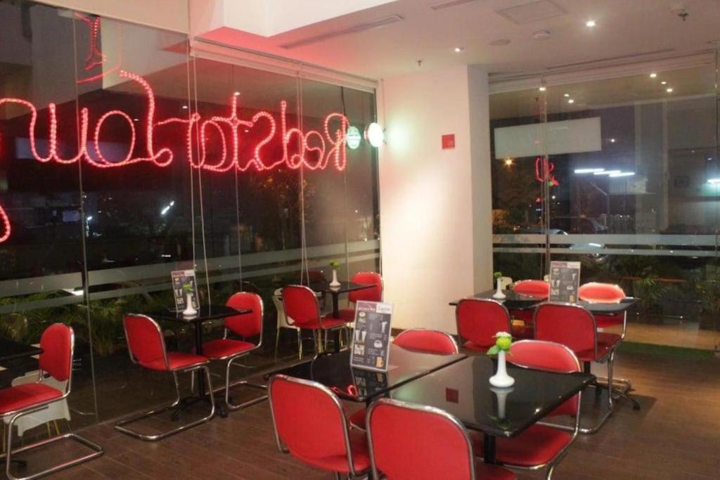 Redstar Hotel Jakarta Luaran gambar