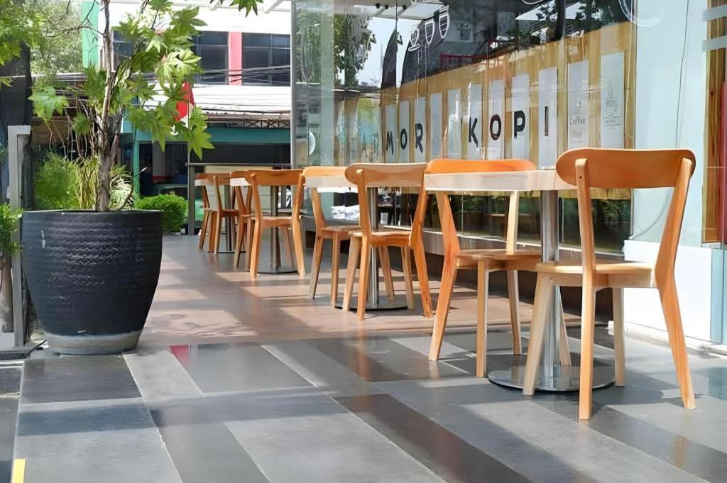 Redstar Hotel Jakarta Luaran gambar