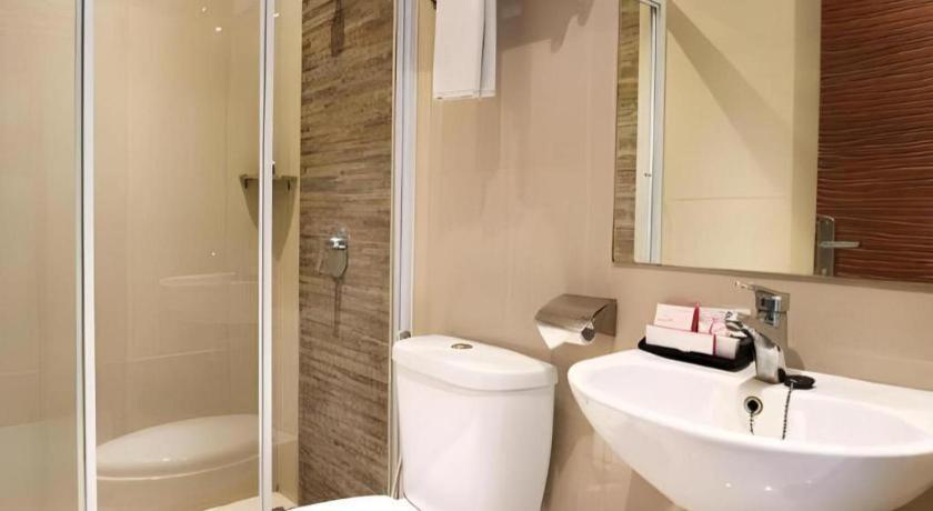 Redstar Hotel Jakarta Luaran gambar
