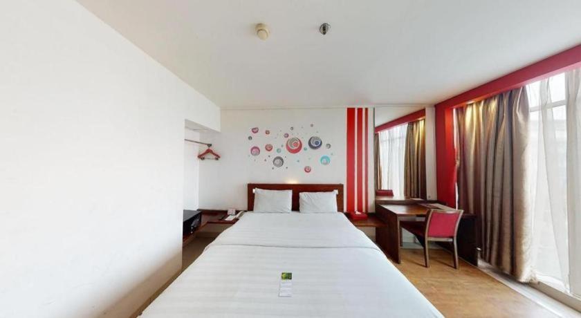 Redstar Hotel Jakarta Luaran gambar