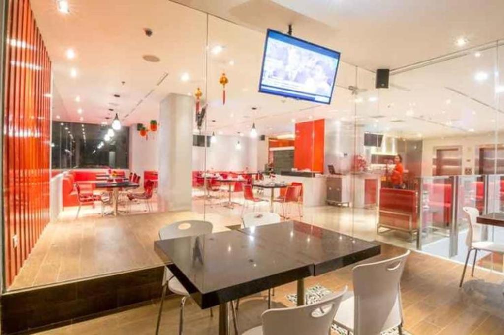 Redstar Hotel Jakarta Luaran gambar